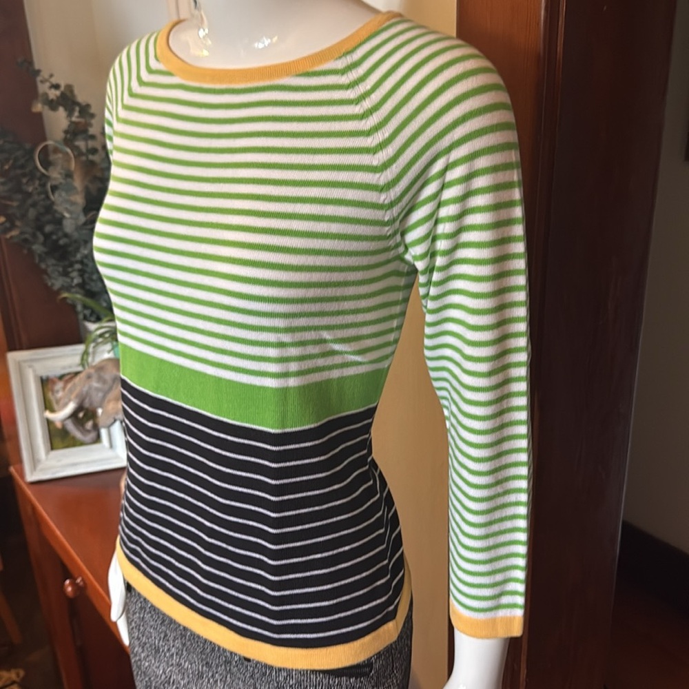 NWT northern reflections size small cotton Striped Green and Black Women's Top